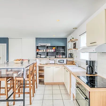 Le Bas D'anville By Interhome