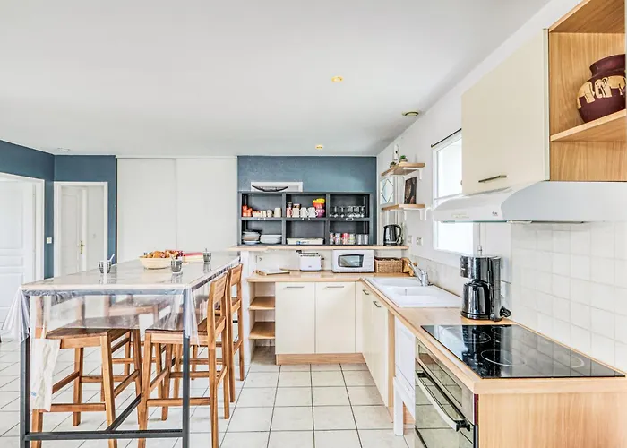 Le Bas D'anville By Interhome